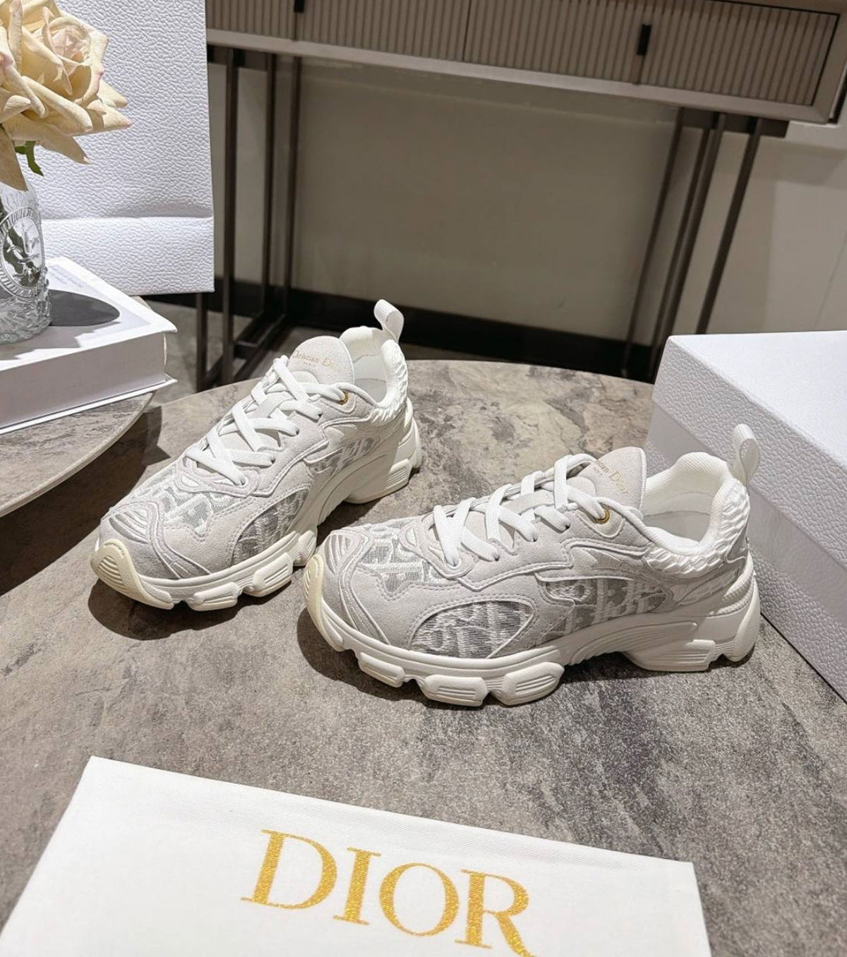 Vibe Sneaker