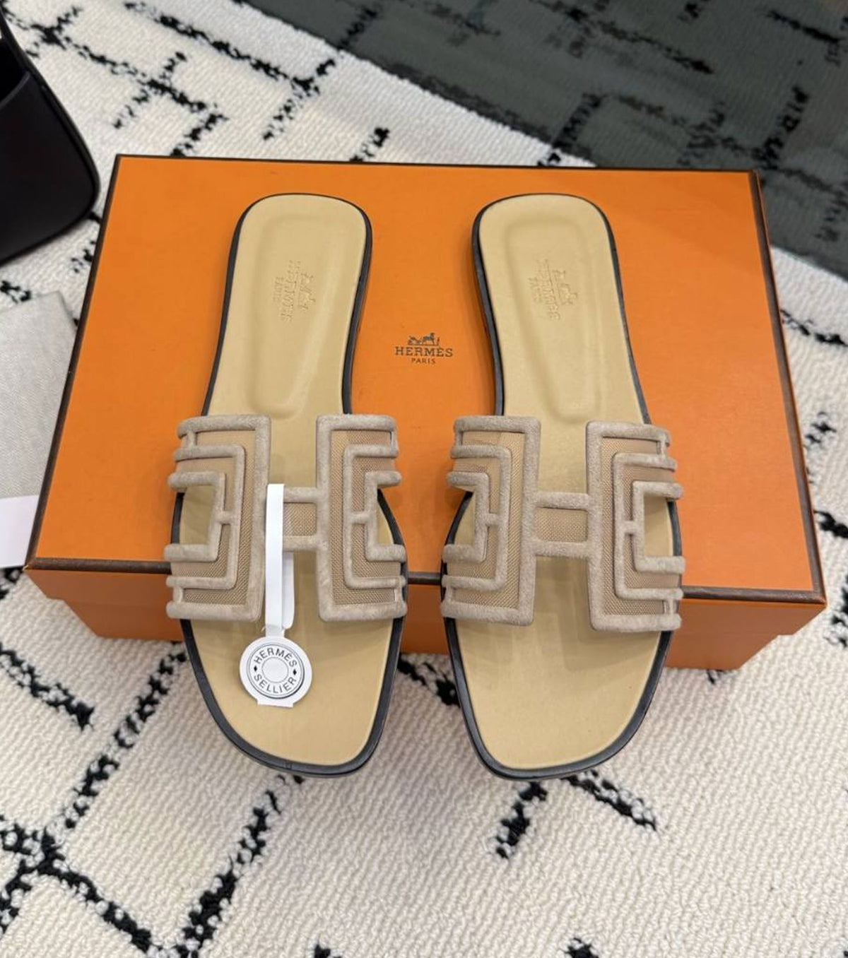 Oran sandal