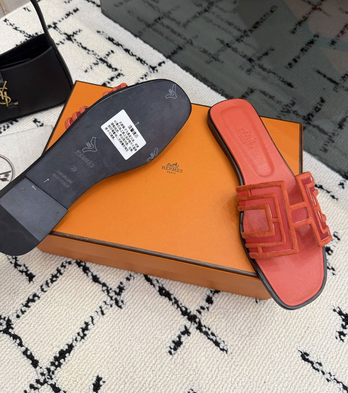 Oran sandal