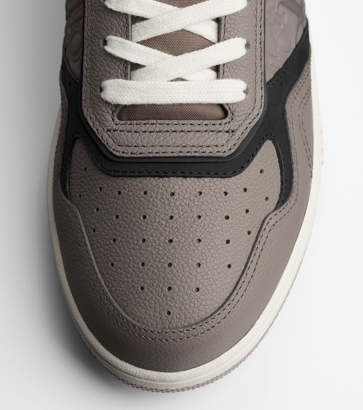 B27 Uptown Low-Top Sneaker