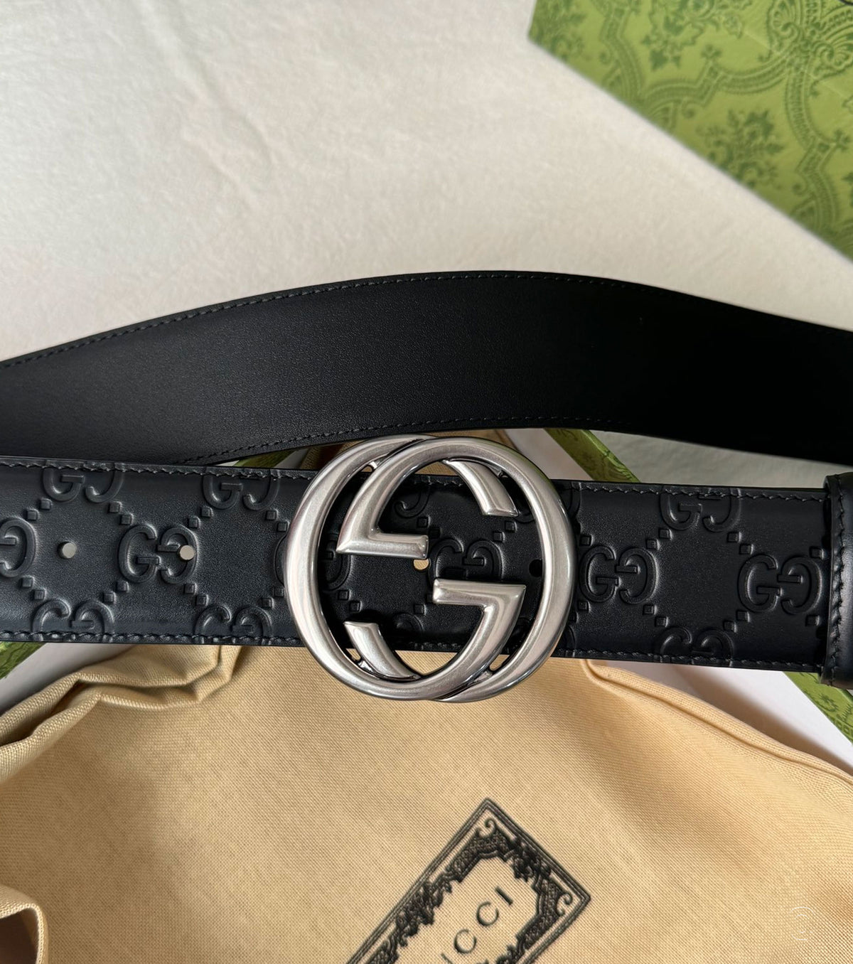 Belt with Interlocking G buckle