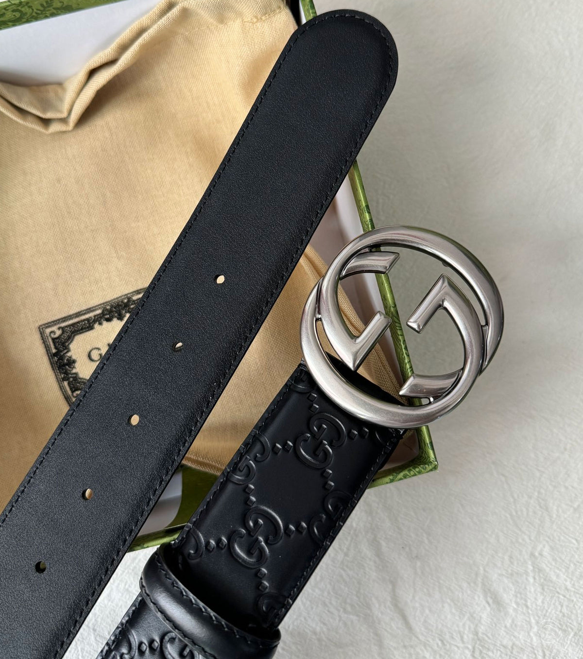 Belt with Interlocking G buckle