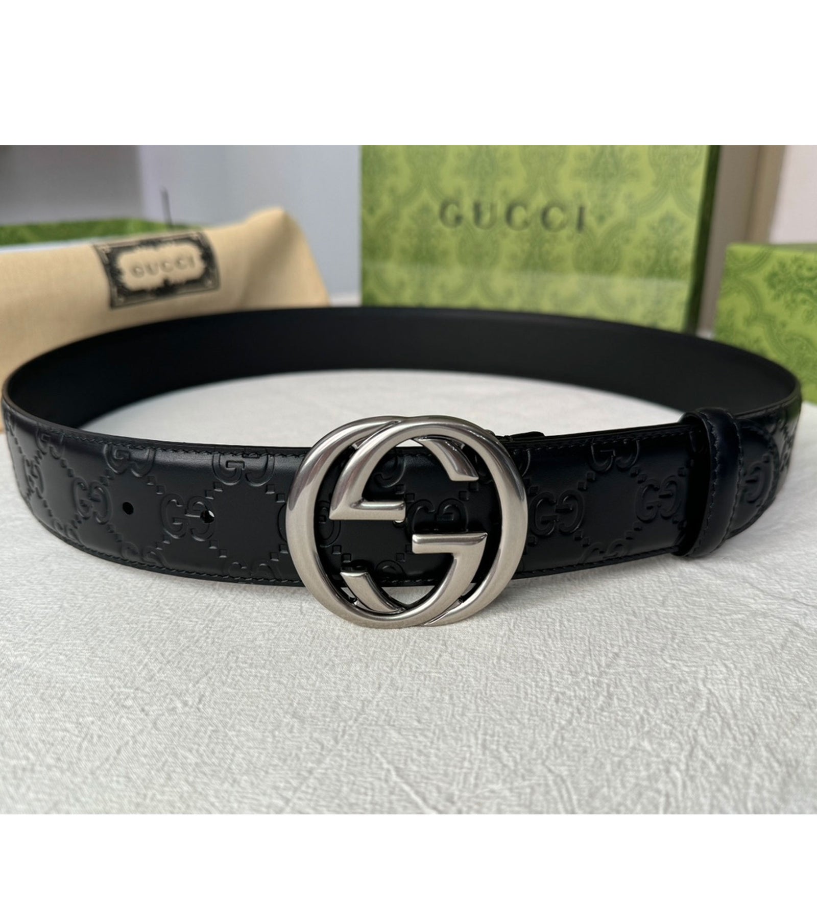Belt with Interlocking G buckle