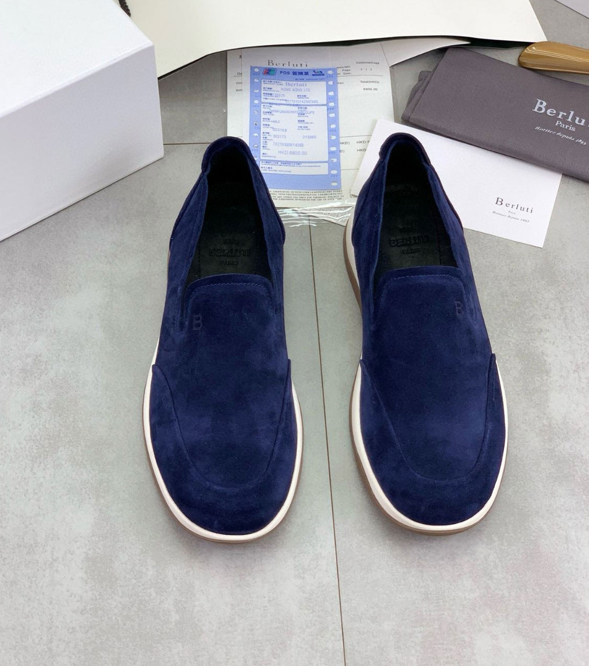 Велурени мокасини