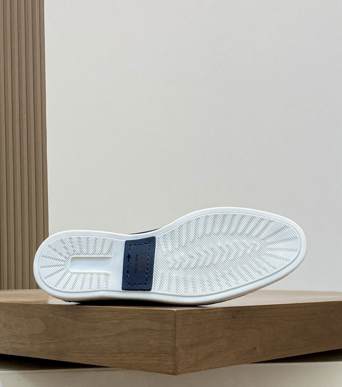 Велурени мокасини