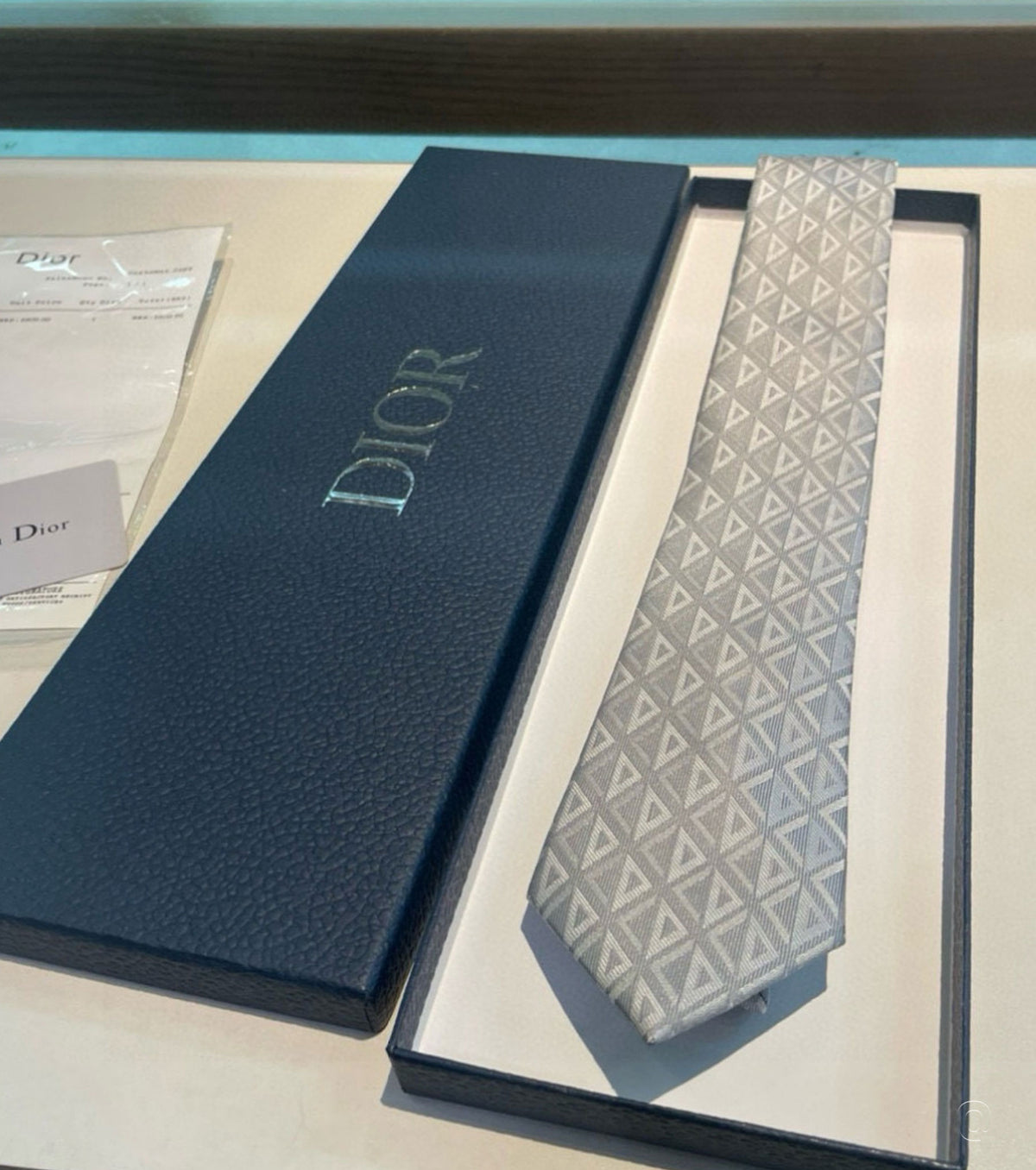 Копринена вратовръзка