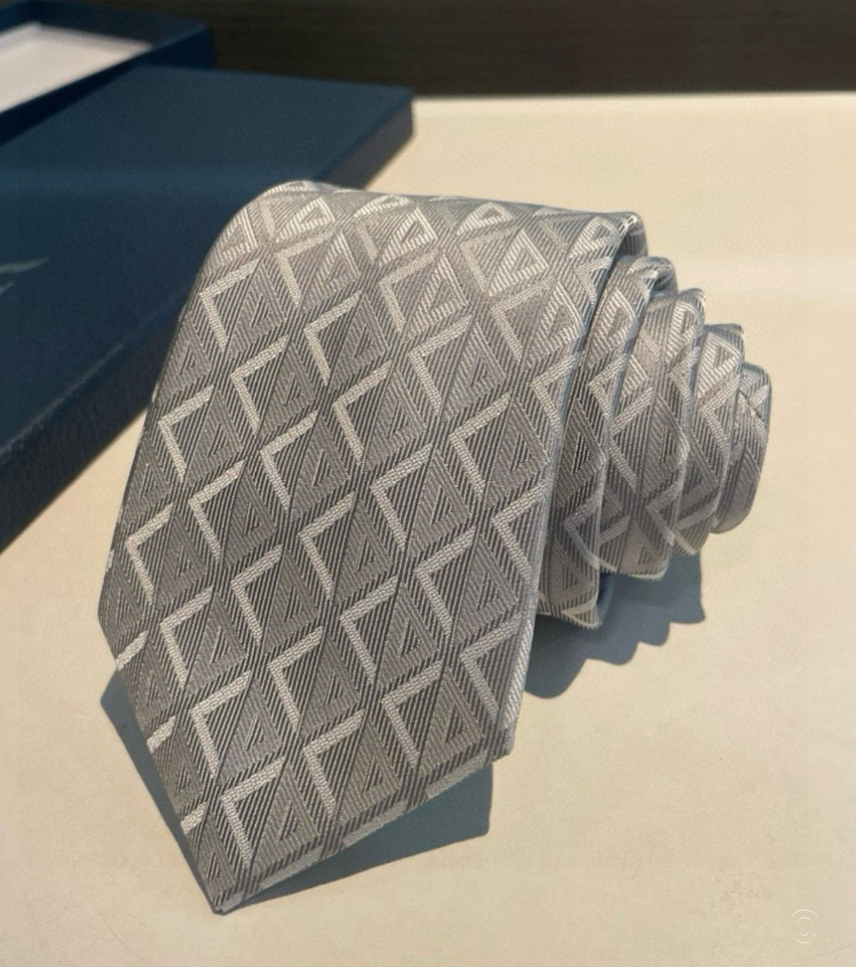 Копринена вратовръзка