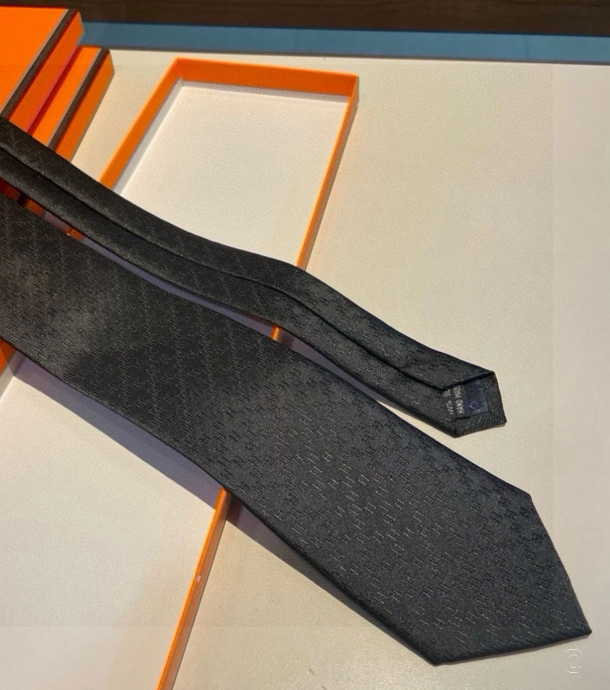 Копринена вратовръзка