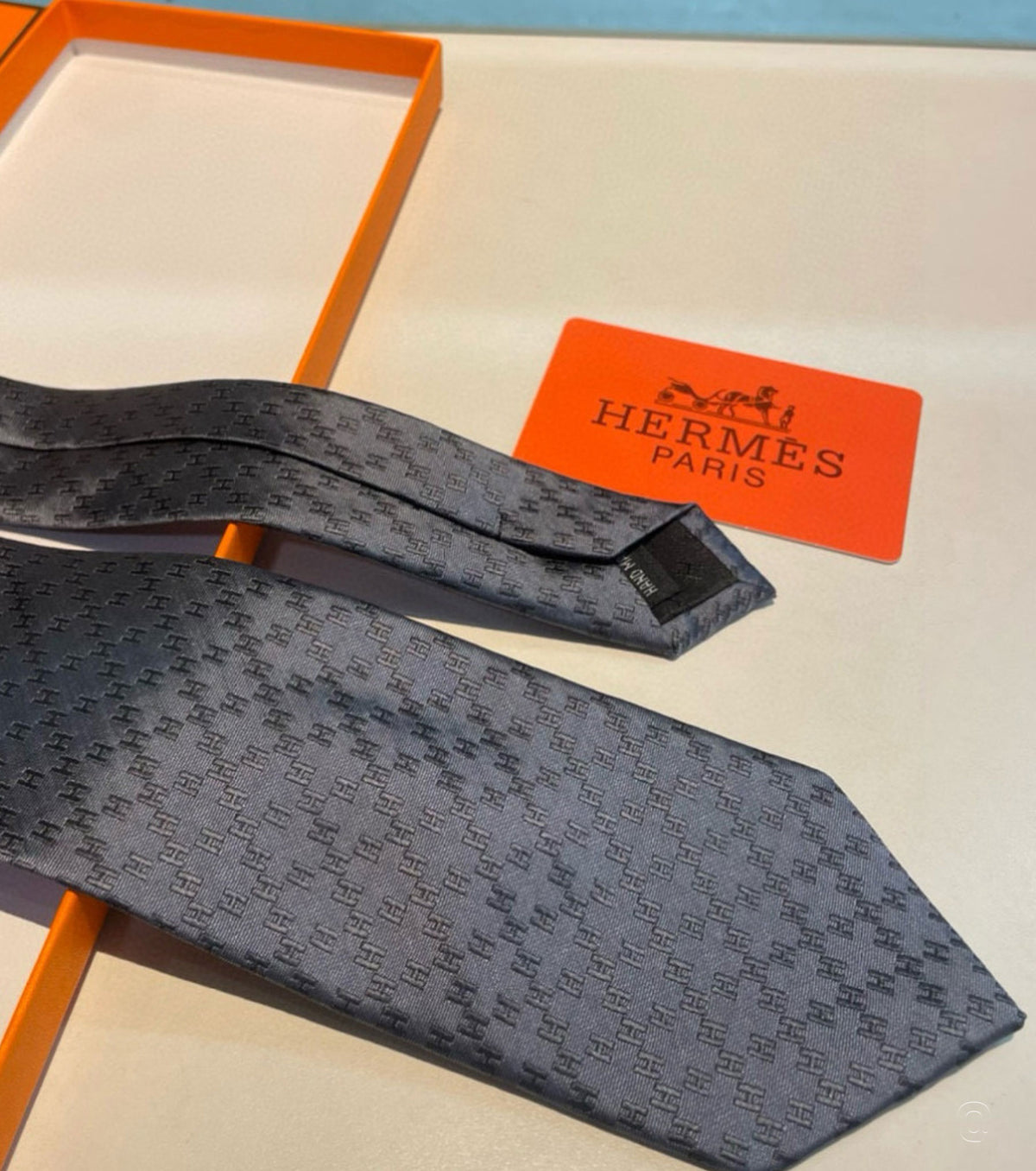 Копринена вратовръзка 