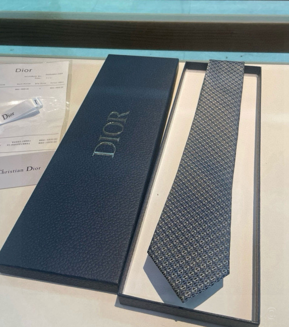 Копринена вратовръзка