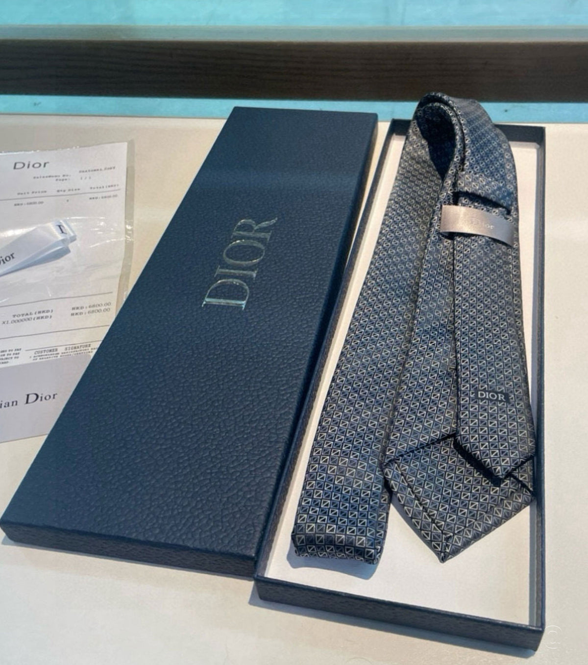 Копринена вратовръзка