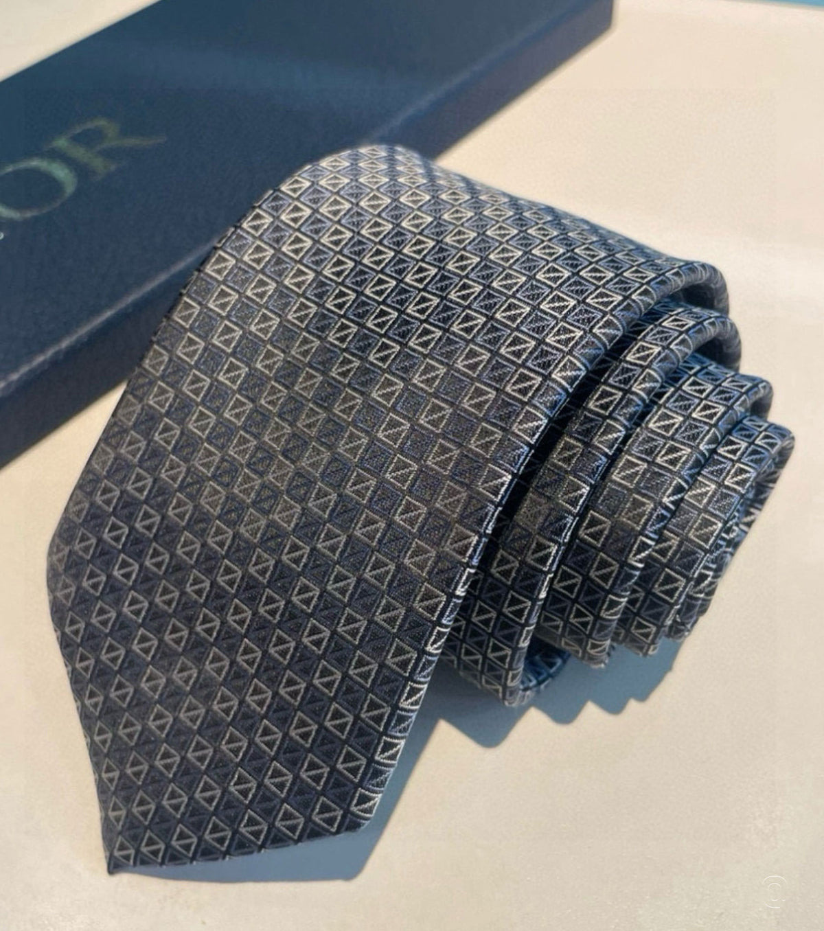 Копринена вратовръзка