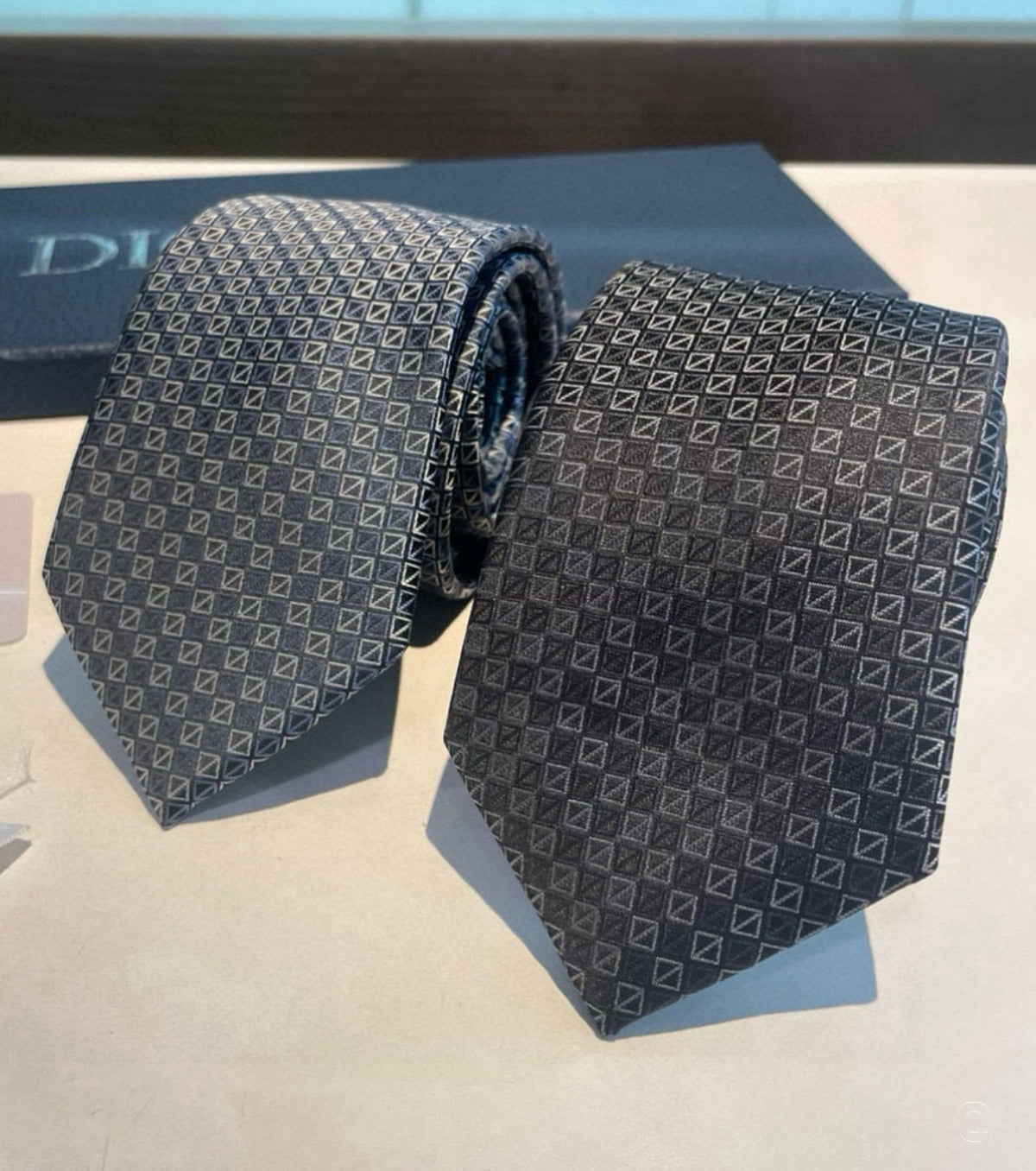 Копринена вратовръзка