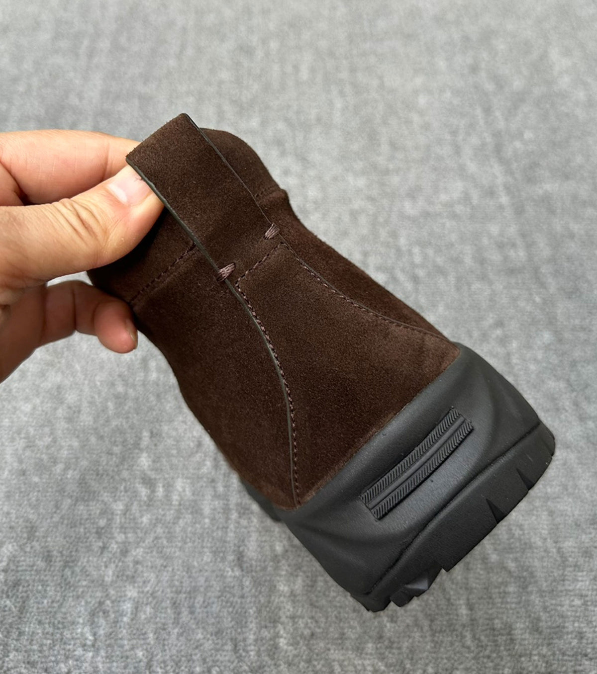 Suede Triple Stitch Vetta Sneakers