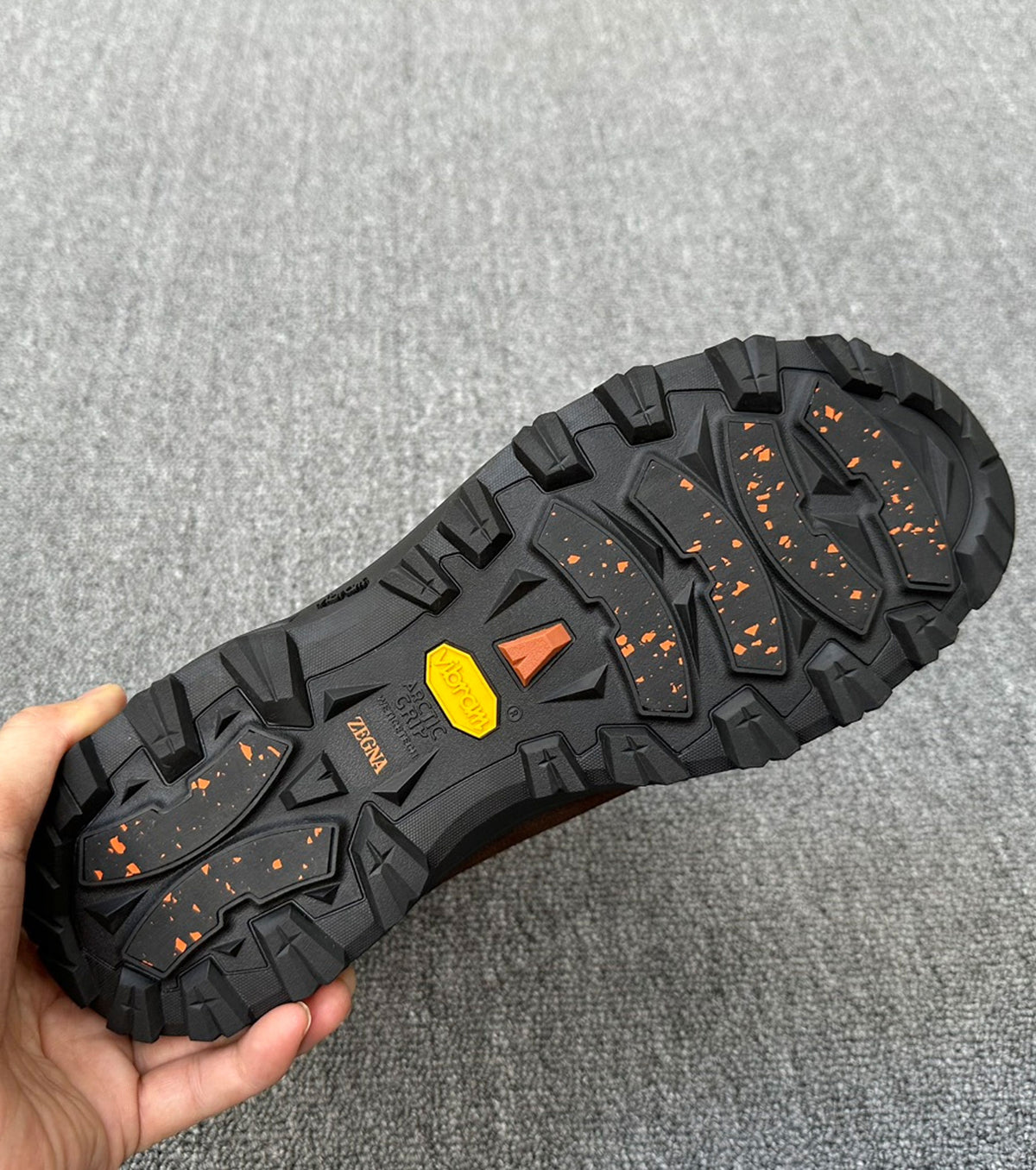 Suede Triple Stitch Vetta Sneakers