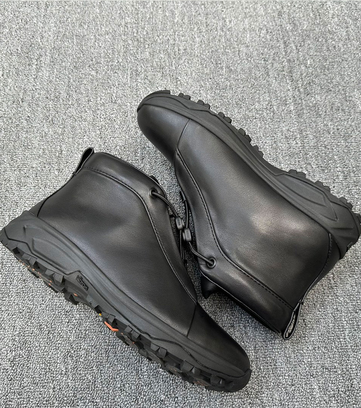 Black Leather Triple Stitch Vetta Sneakers