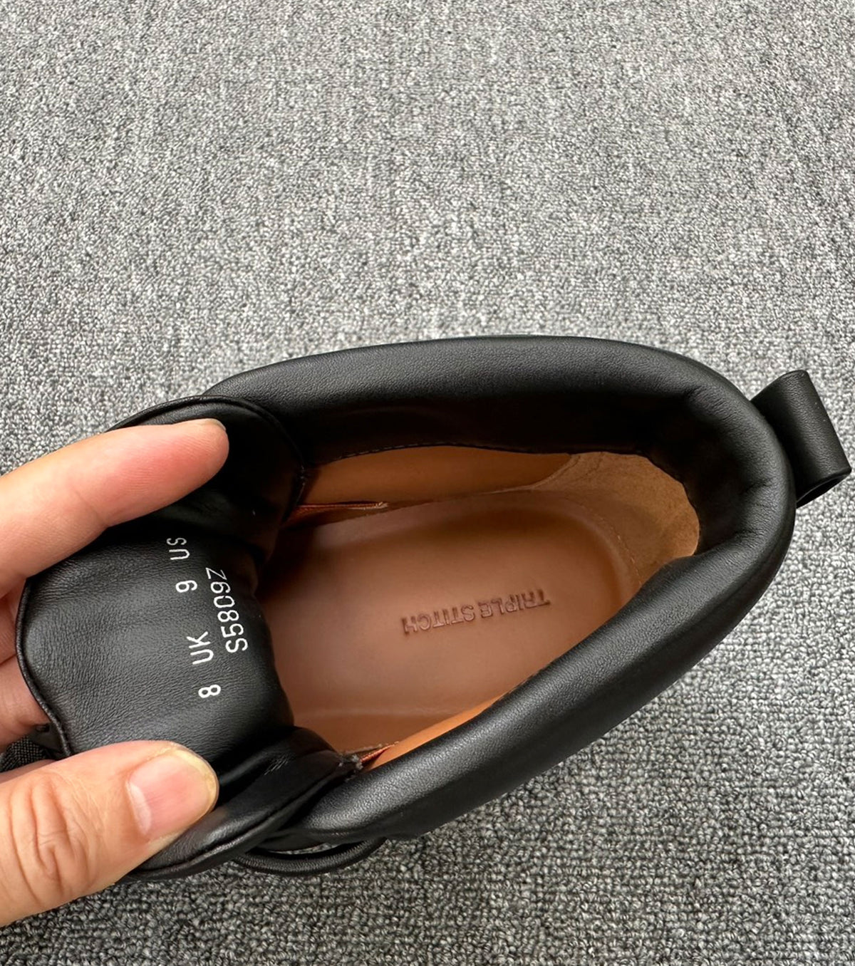 Black Leather Triple Stitch Vetta Sneakers