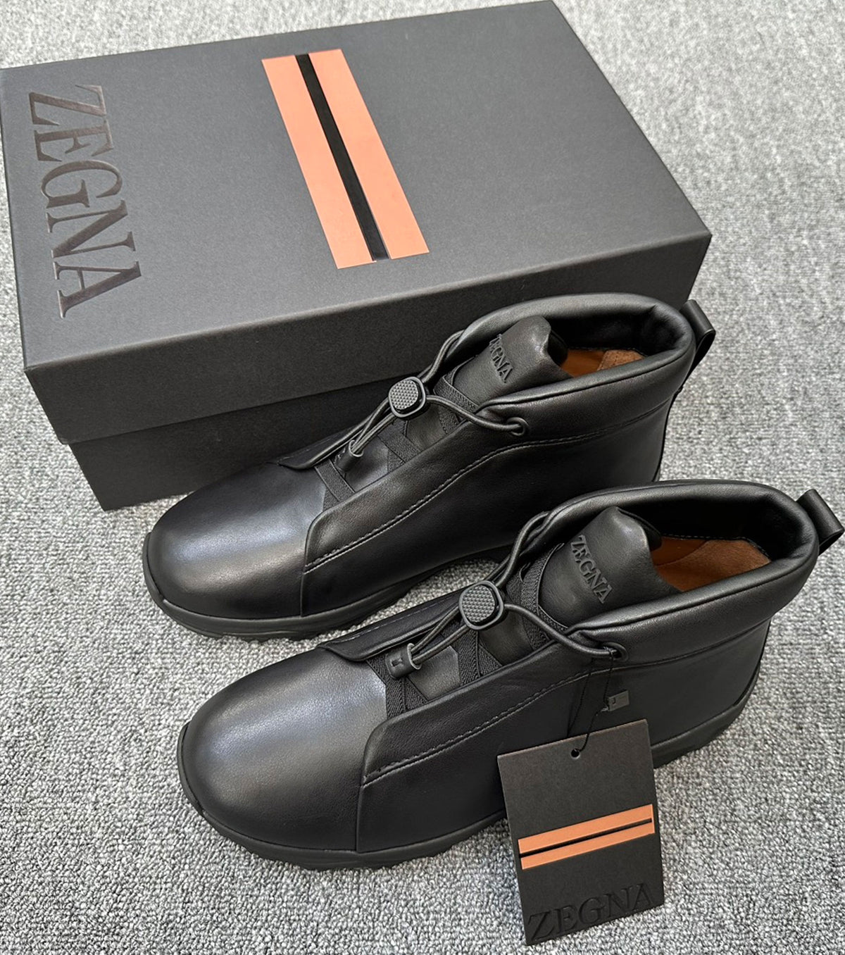 Black Leather Triple Stitch Vetta Sneakers