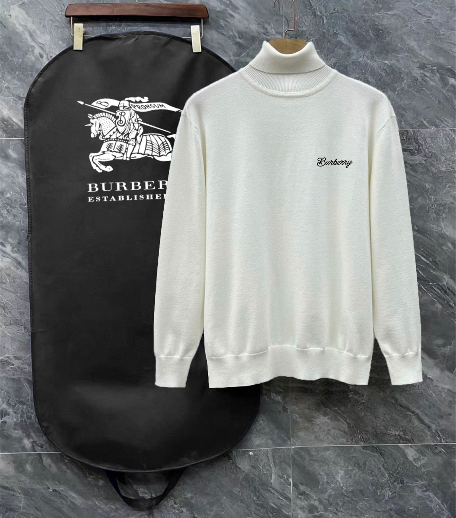 Пуловер с поло яка