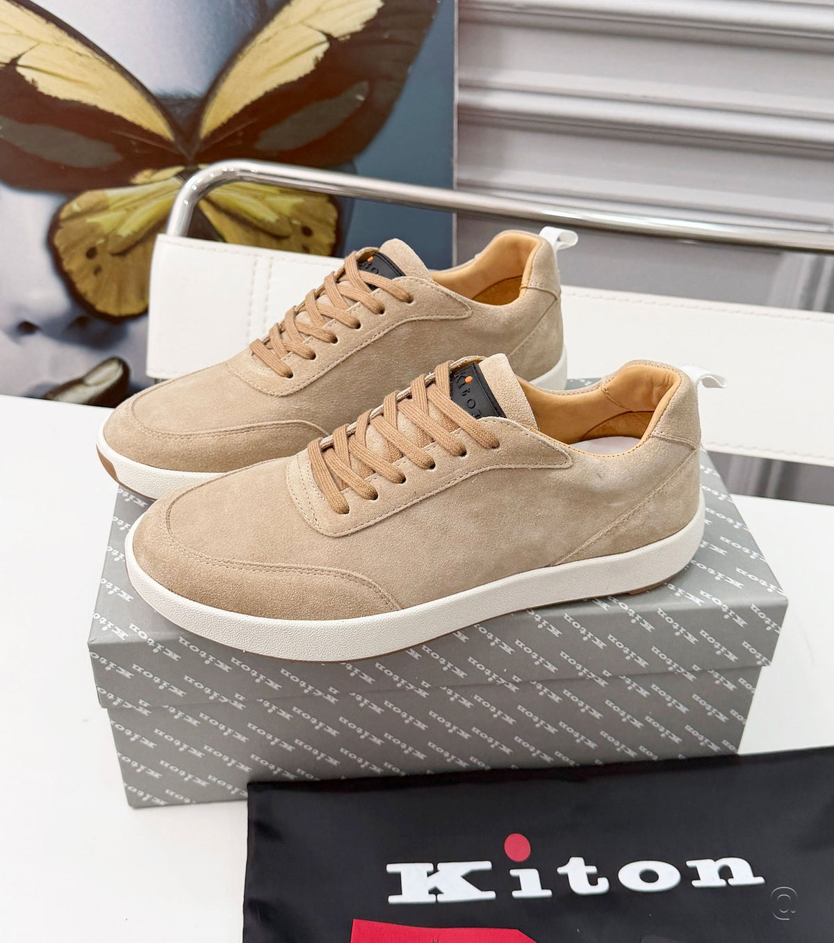 Велурени маратонки