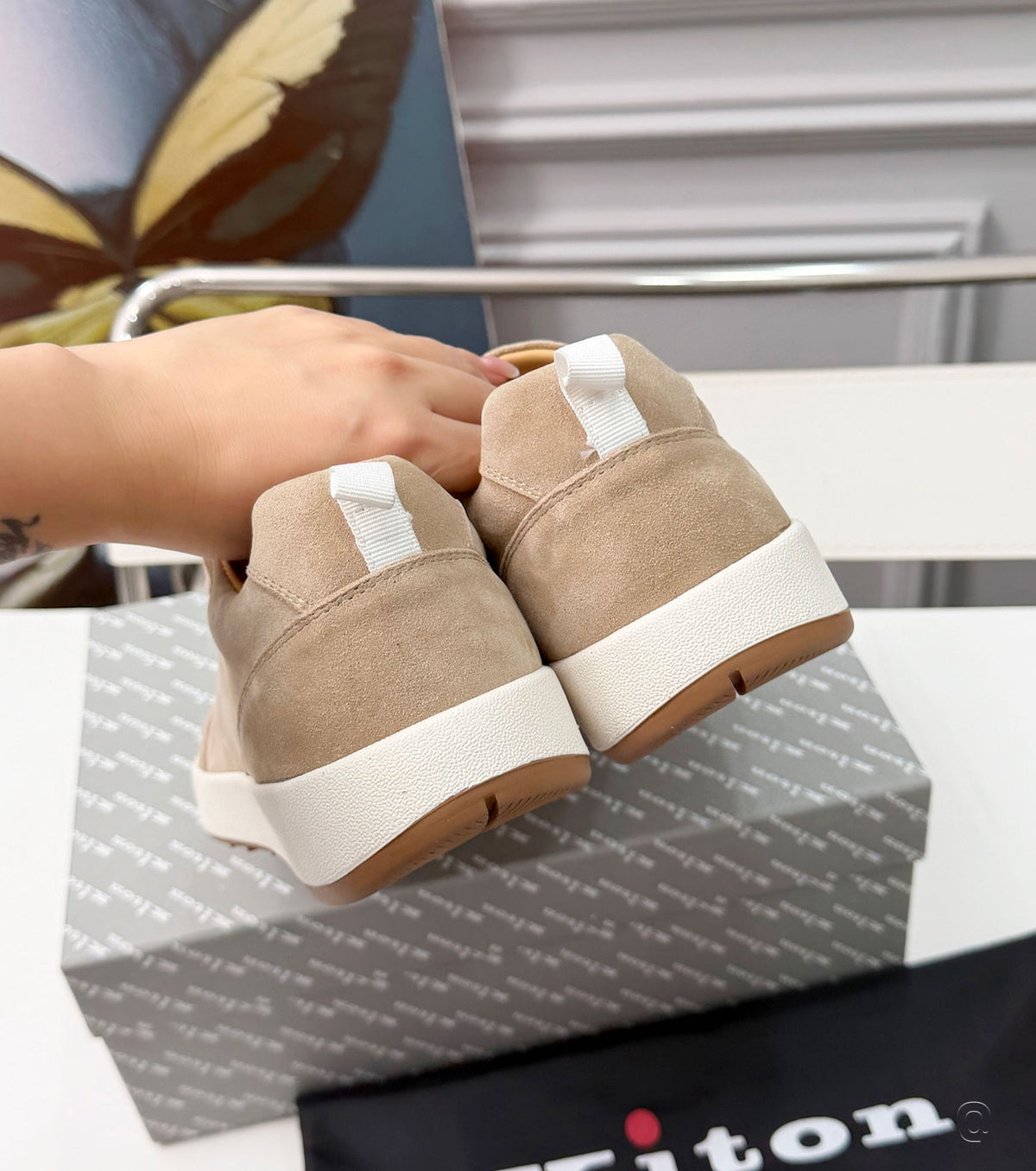 Велурени маратонки