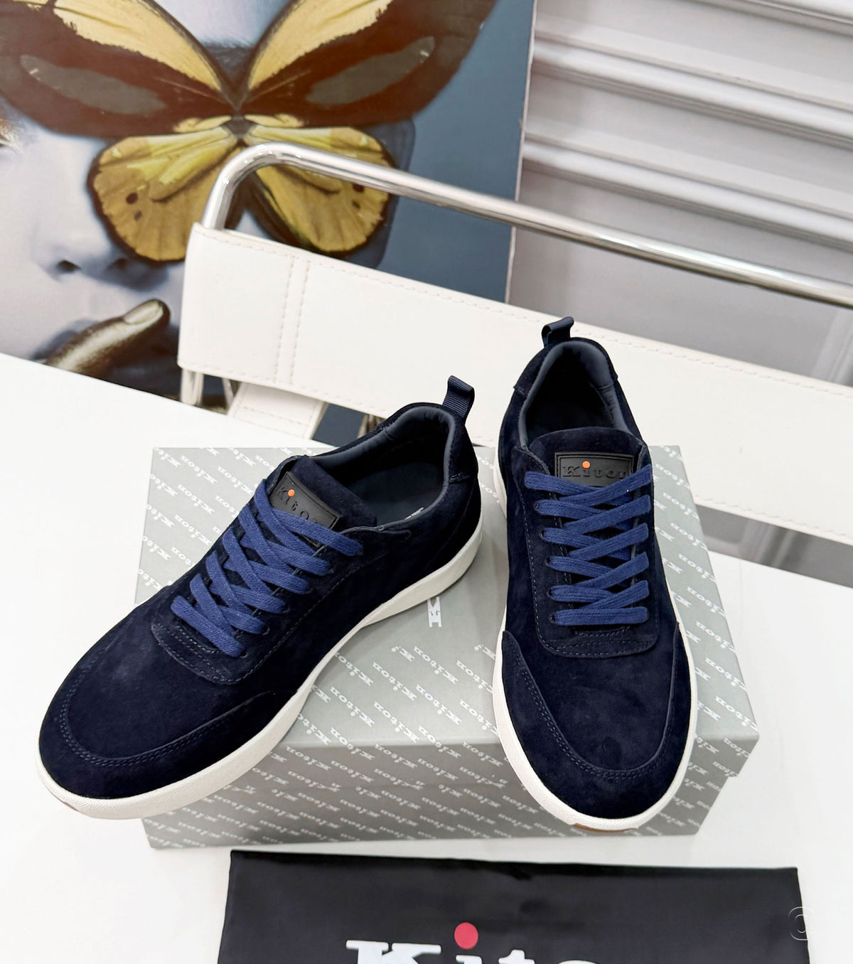 Велурени маратонки