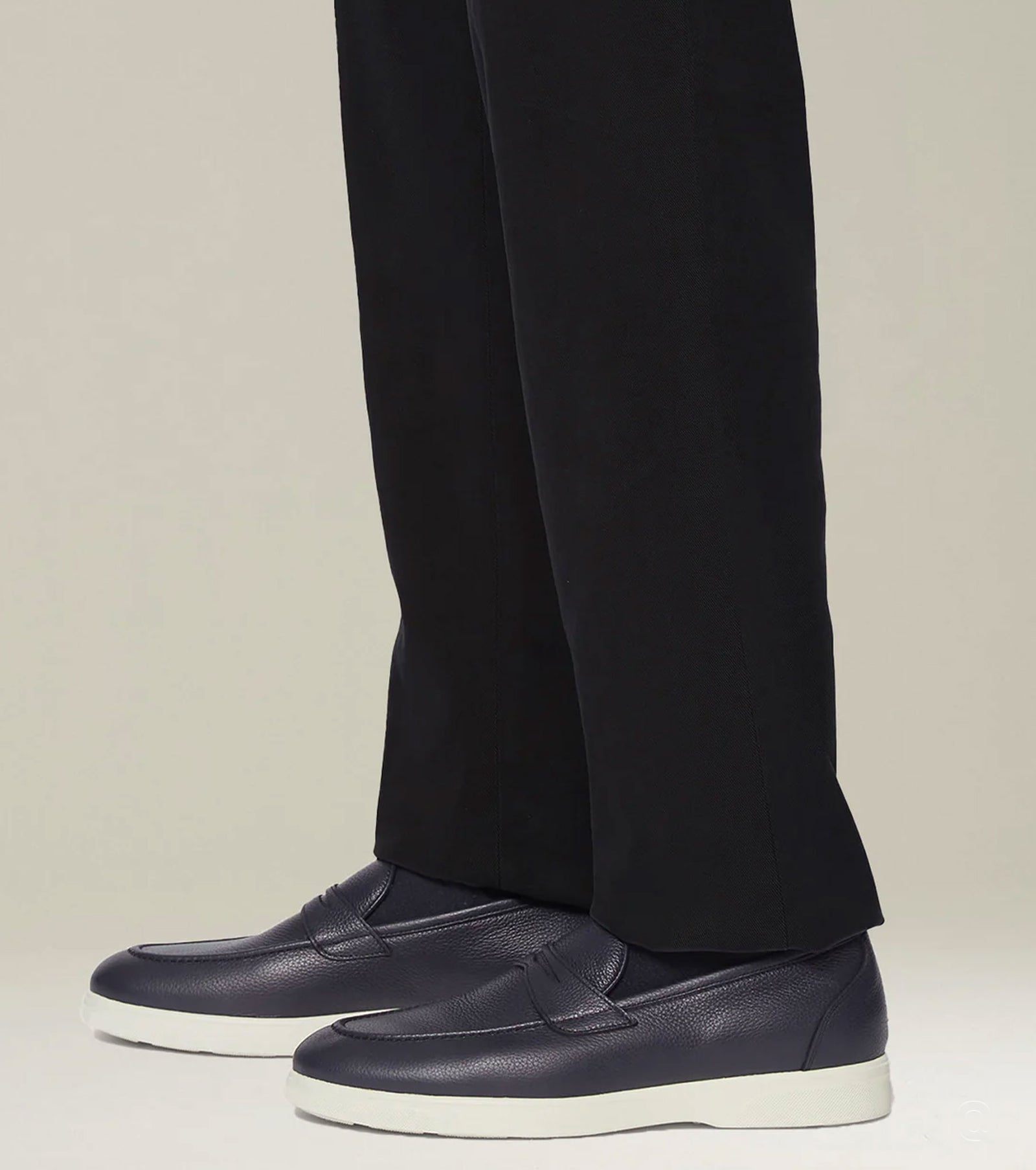 Кожени мокасини