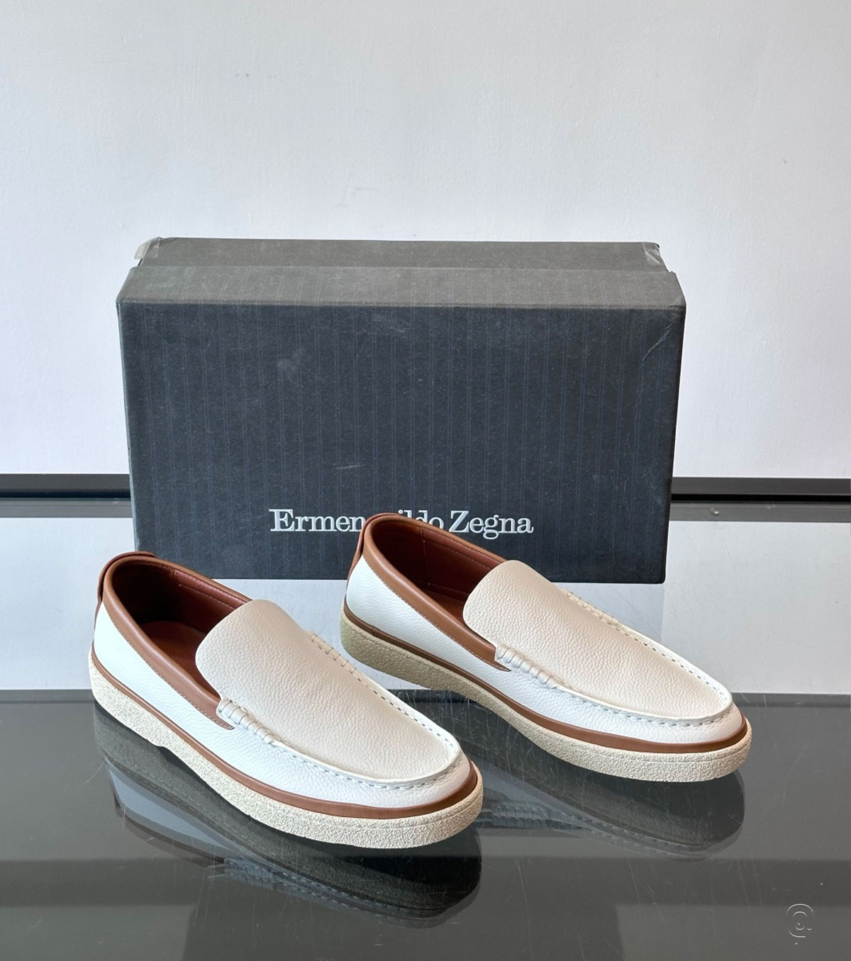 Кожени мокасини