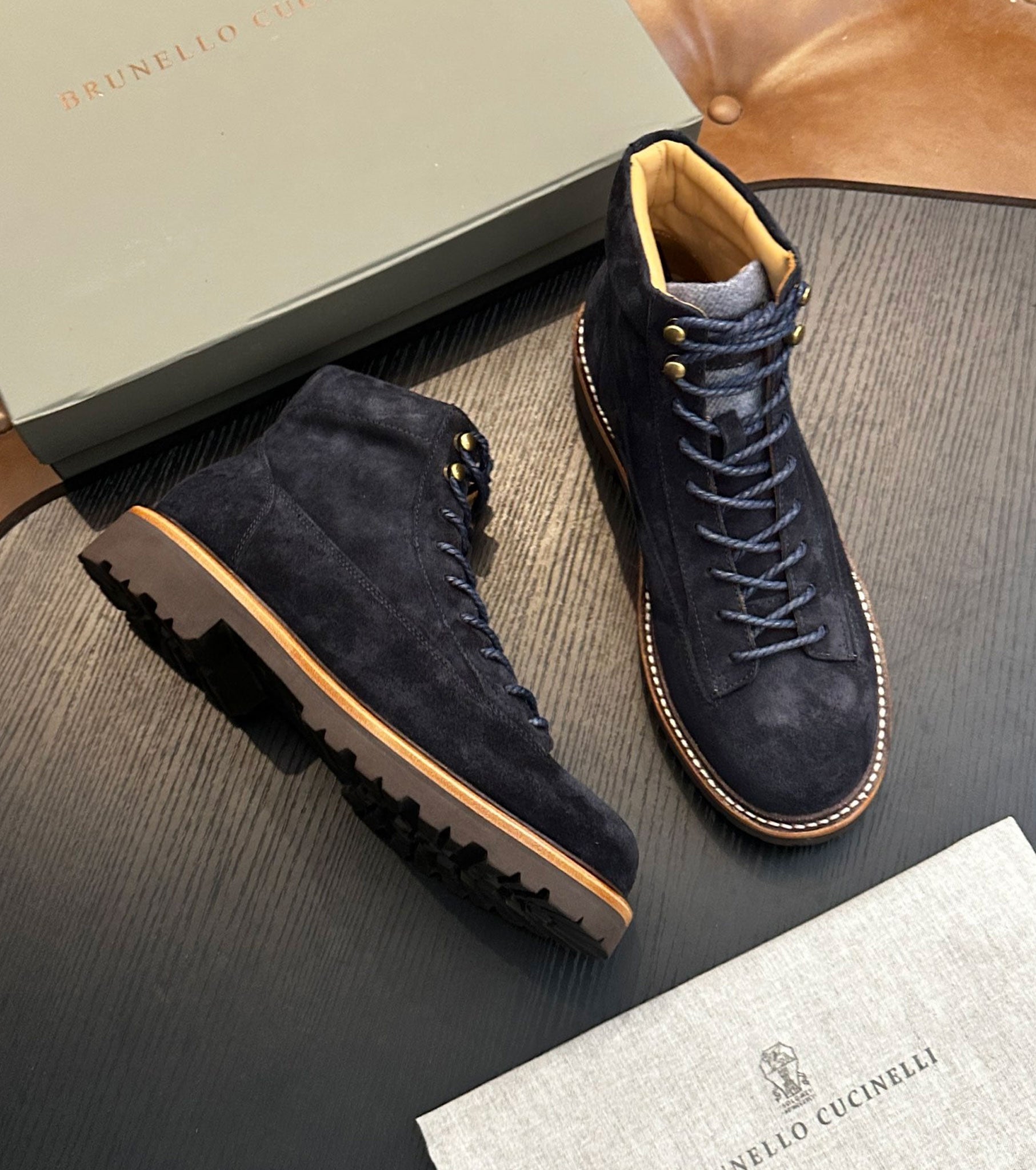 Suede urban outdoor boots