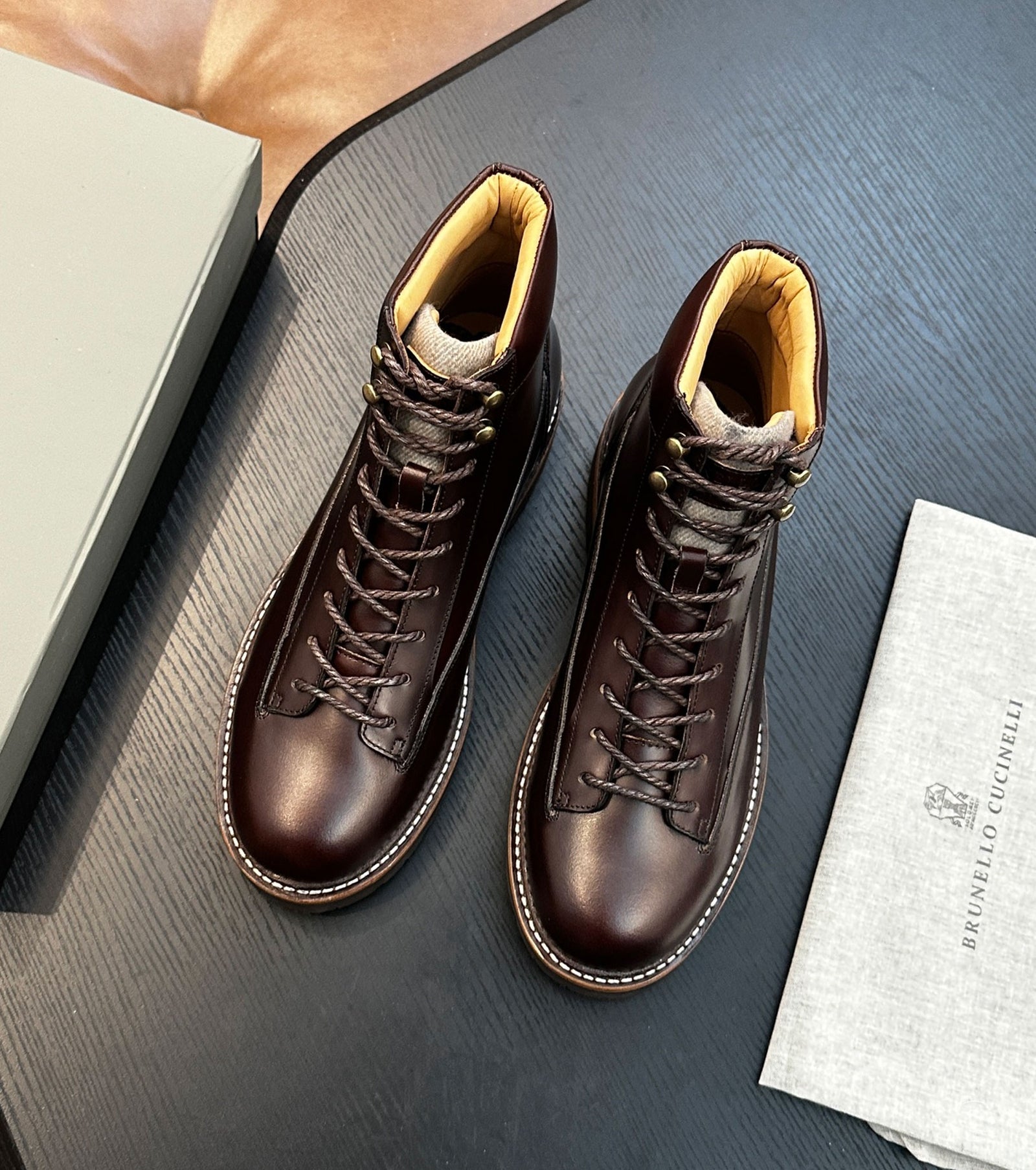 Calfskin urban outdoor boots
