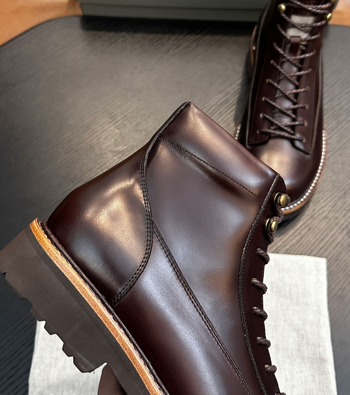 Calfskin urban outdoor boots