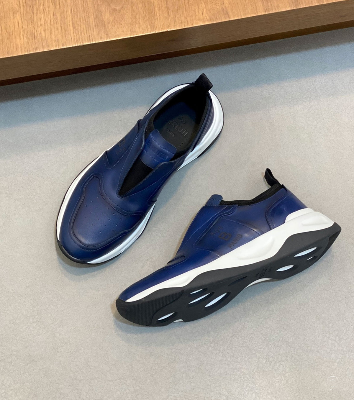 Кожена маратонка