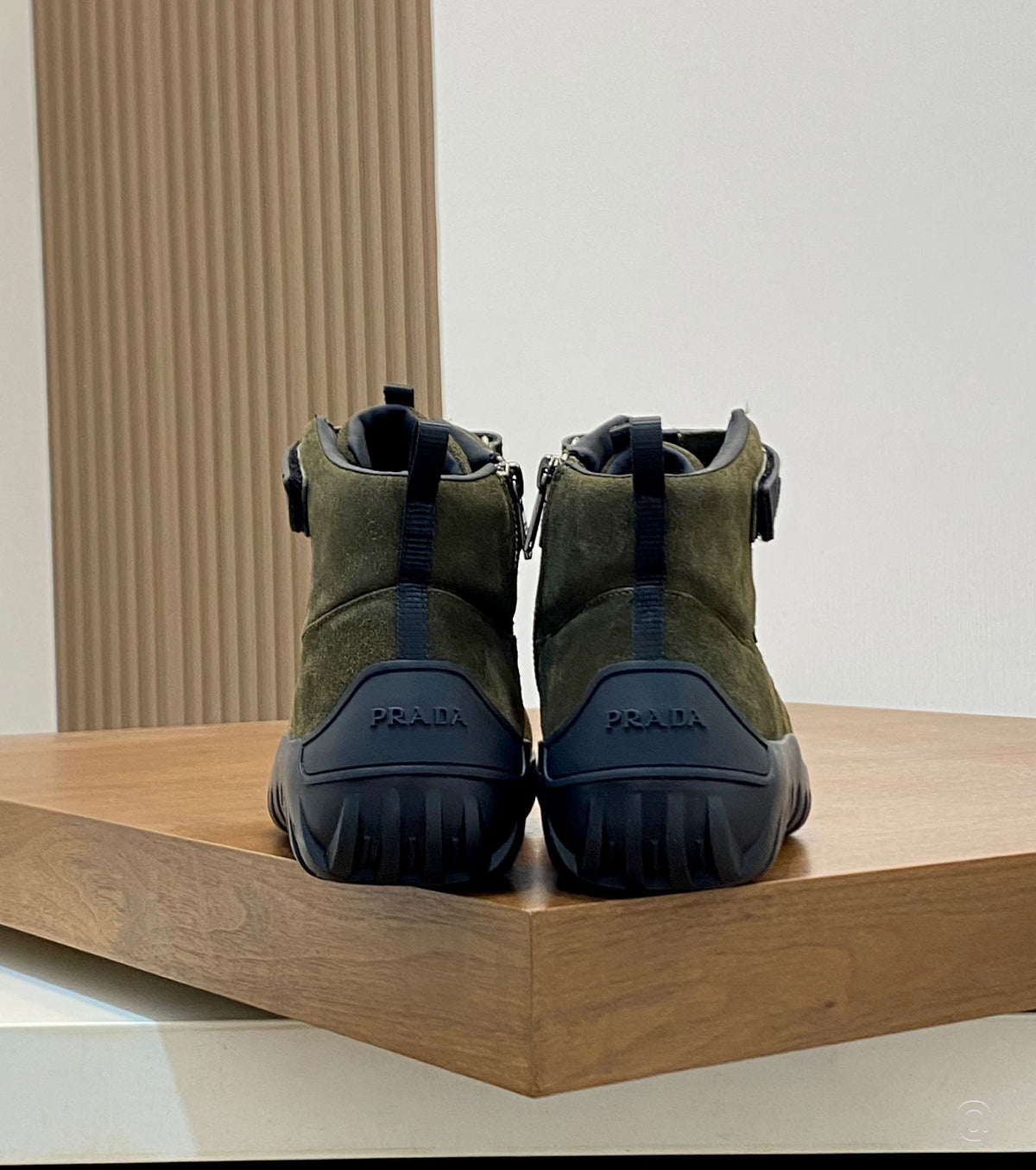 Високи кожени сникърси