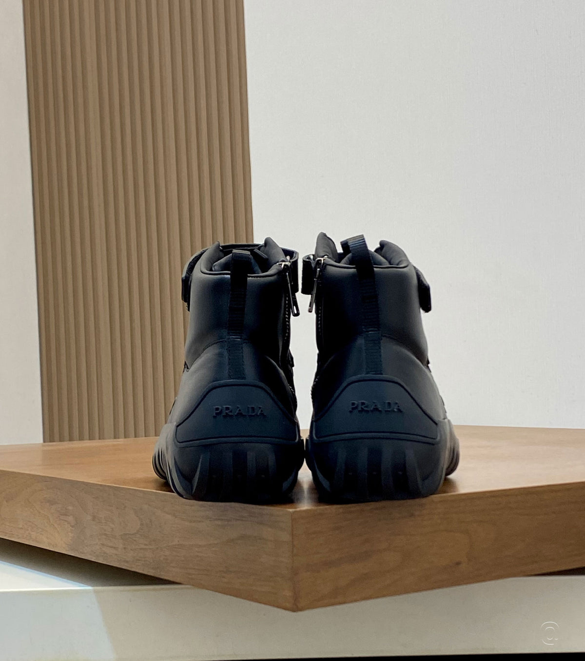 Високи кожени сникърси