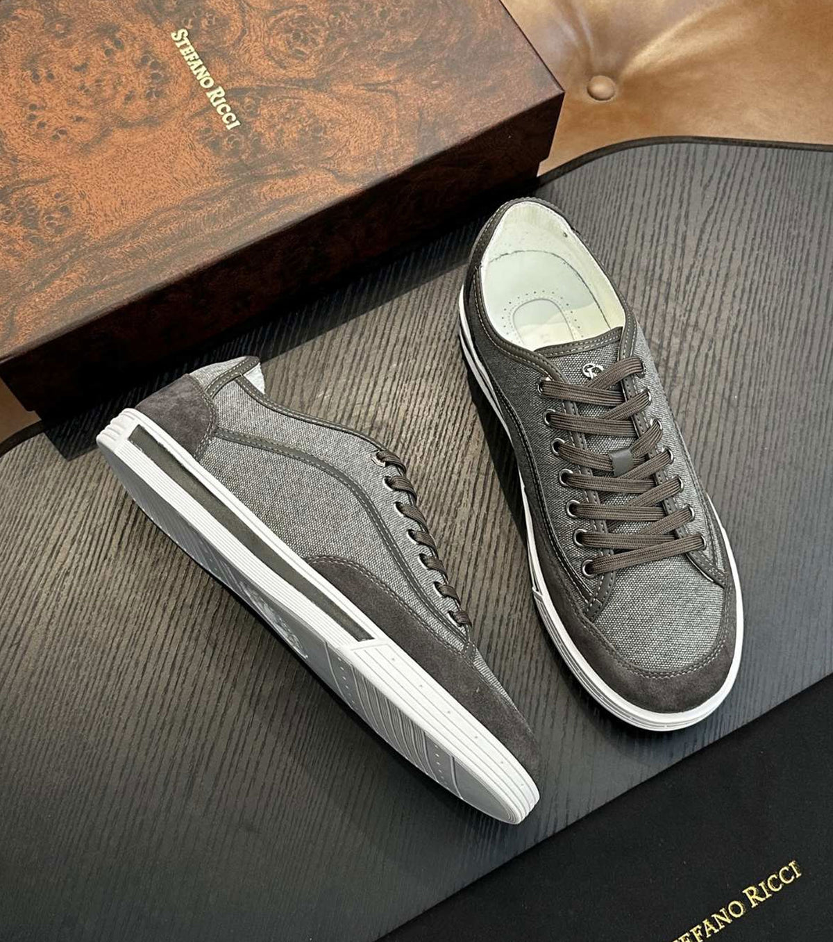 Leather and fabric Sneaker