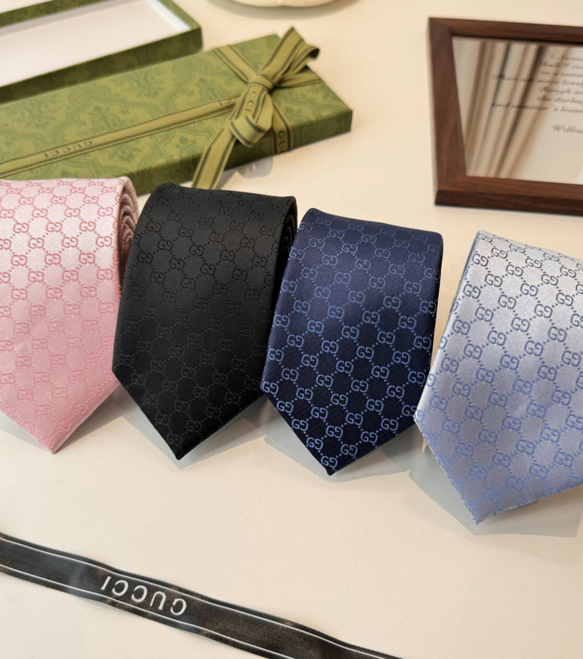 GG копринена жакардова вратовръзка GG