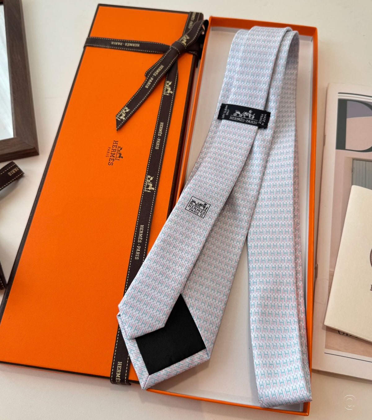 Копринена вратовръзка 