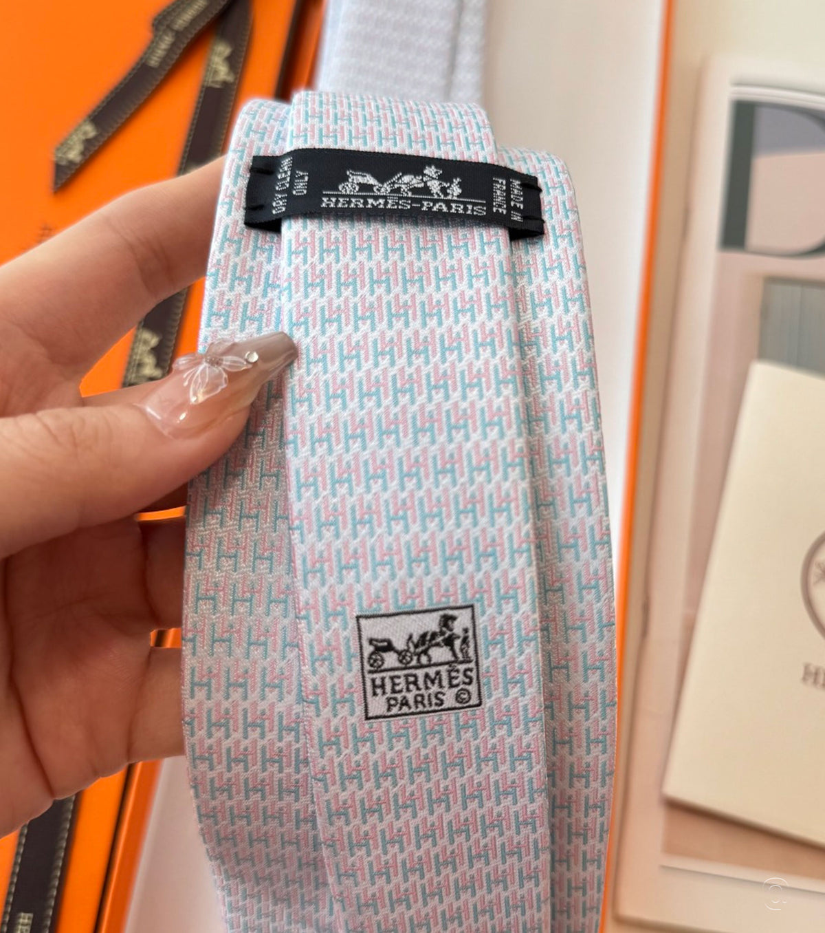 Копринена вратовръзка 