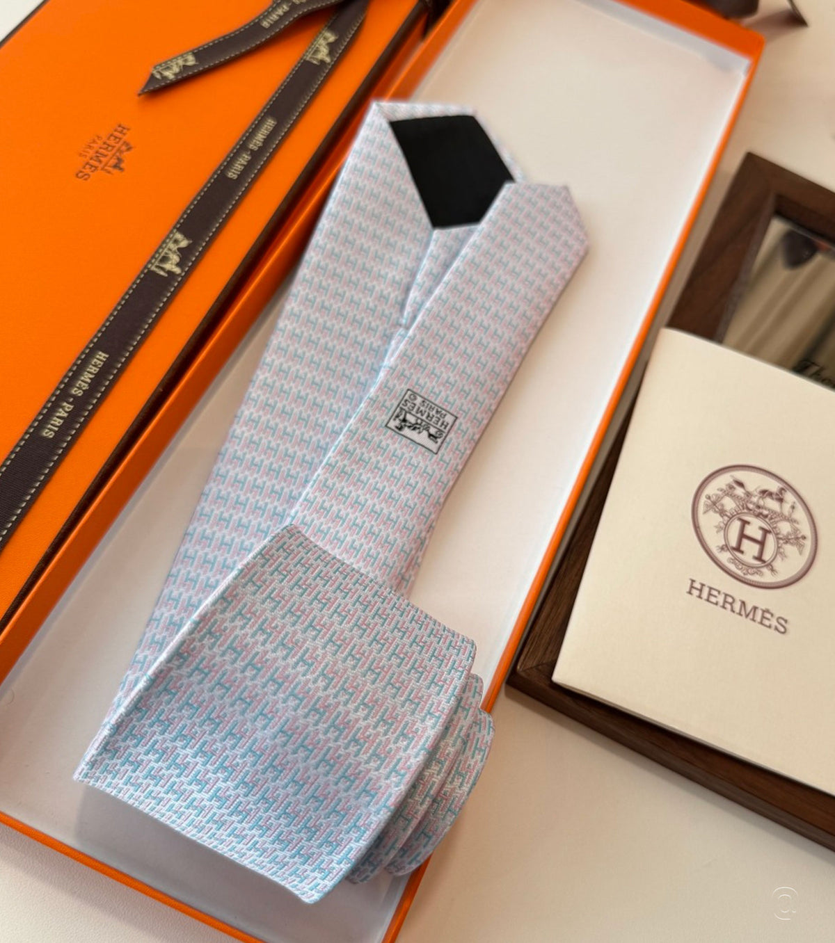 Копринена вратовръзка 