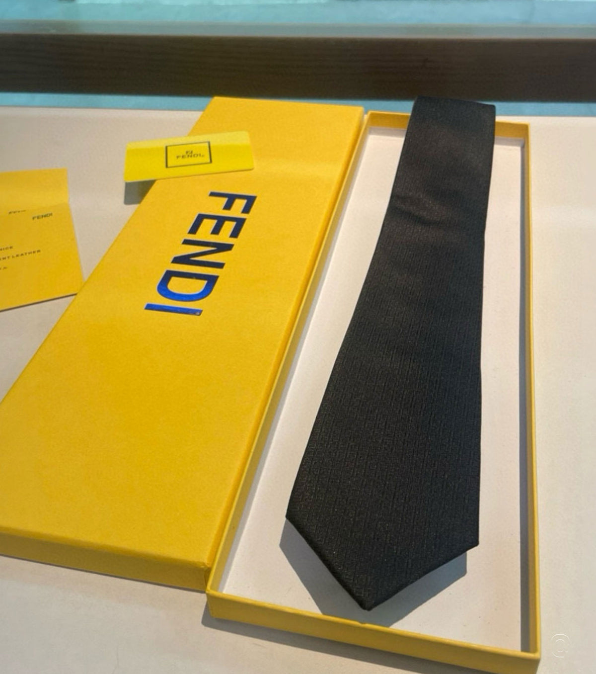 Копринена вратовръзка 