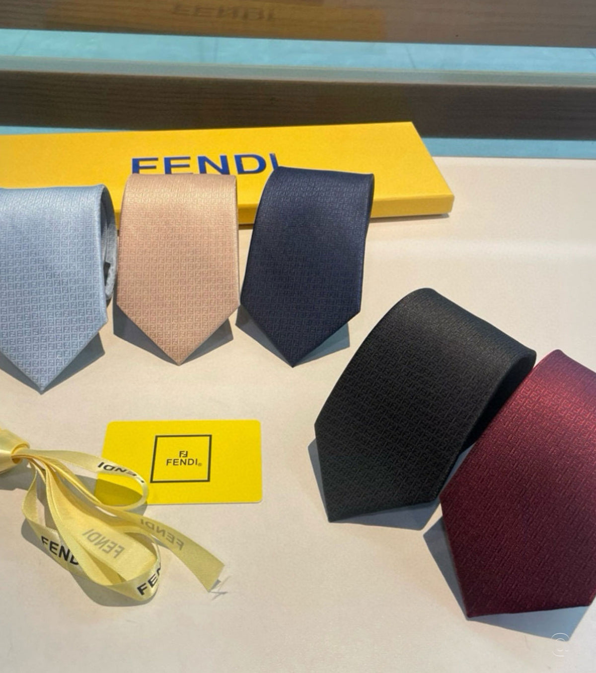 Копринена вратовръзка 