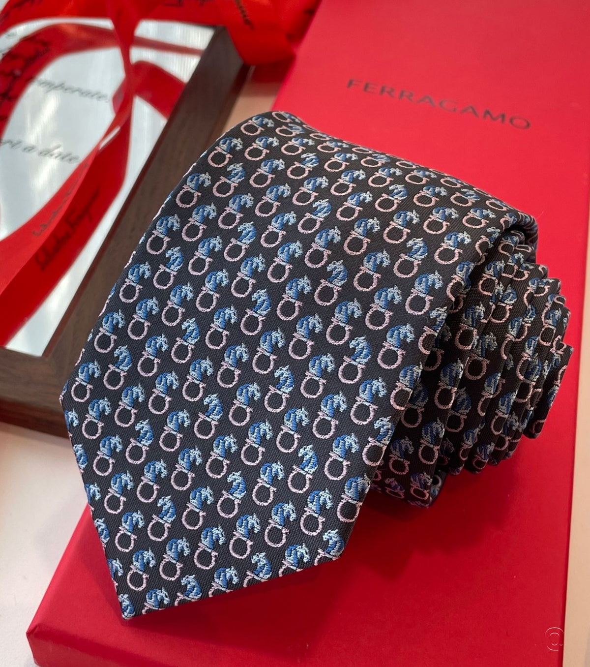 Копринена вратовръзка 