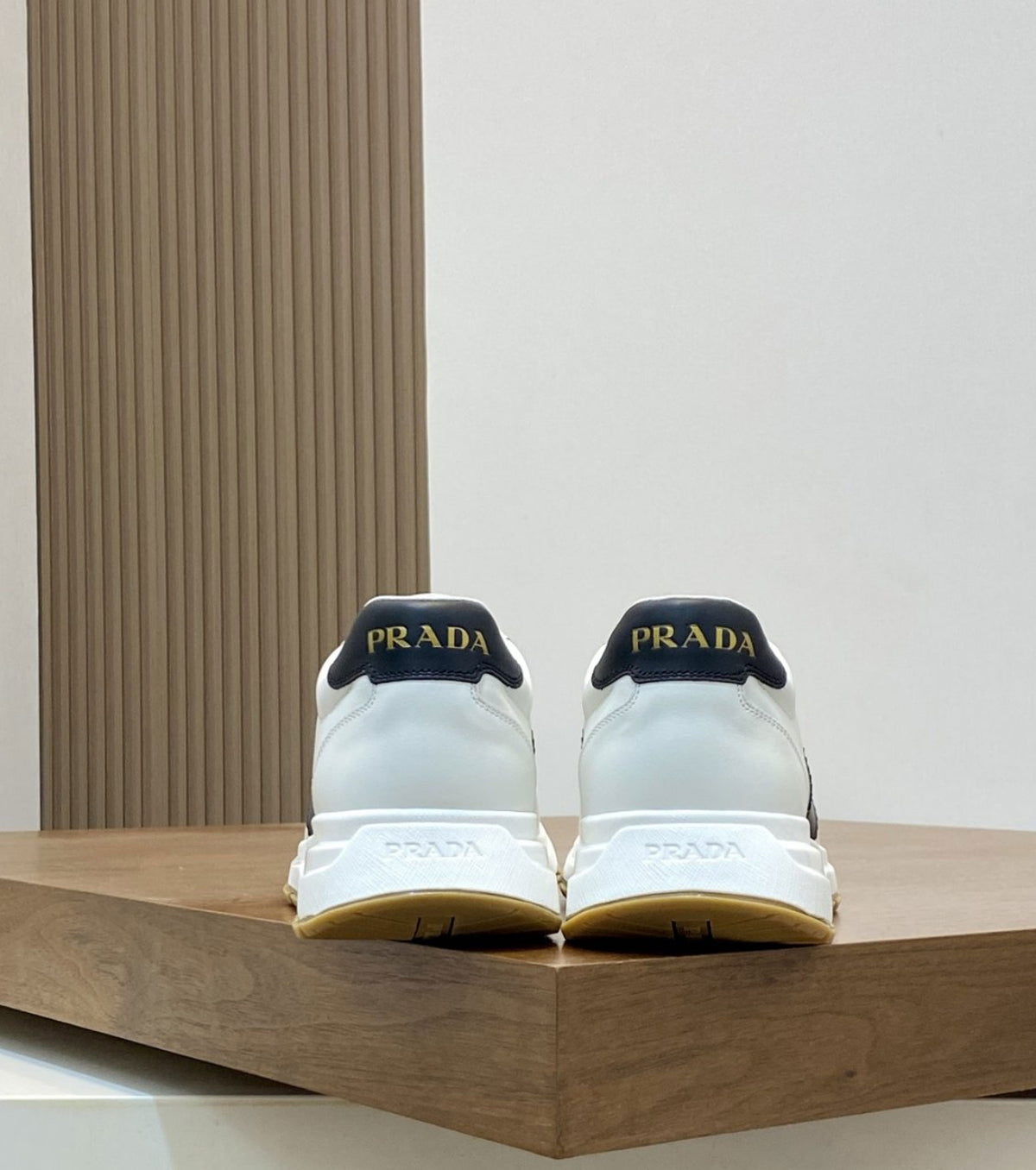 Кожени маратонки