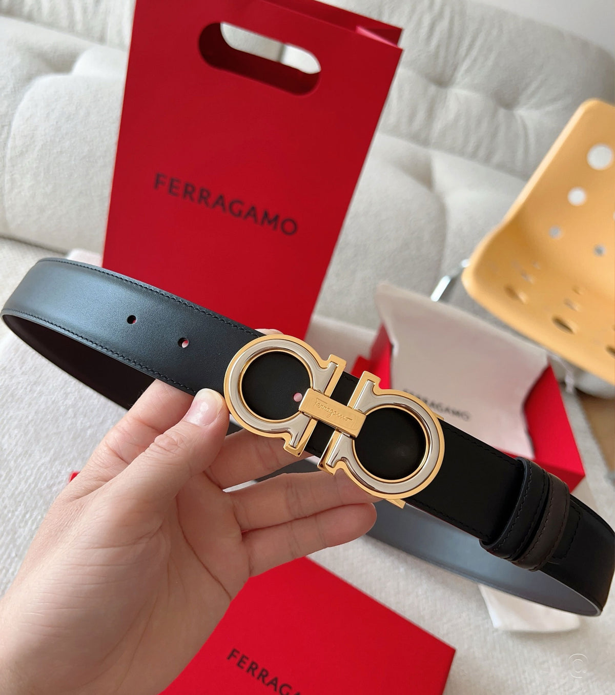 Reversible and adjustable Gancini belt