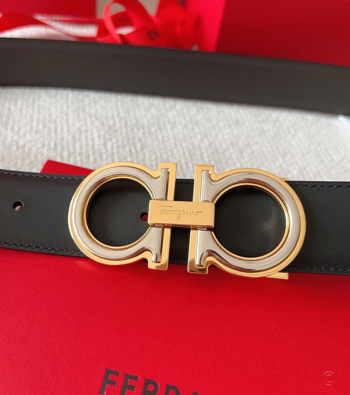 Reversible and adjustable Gancini belt