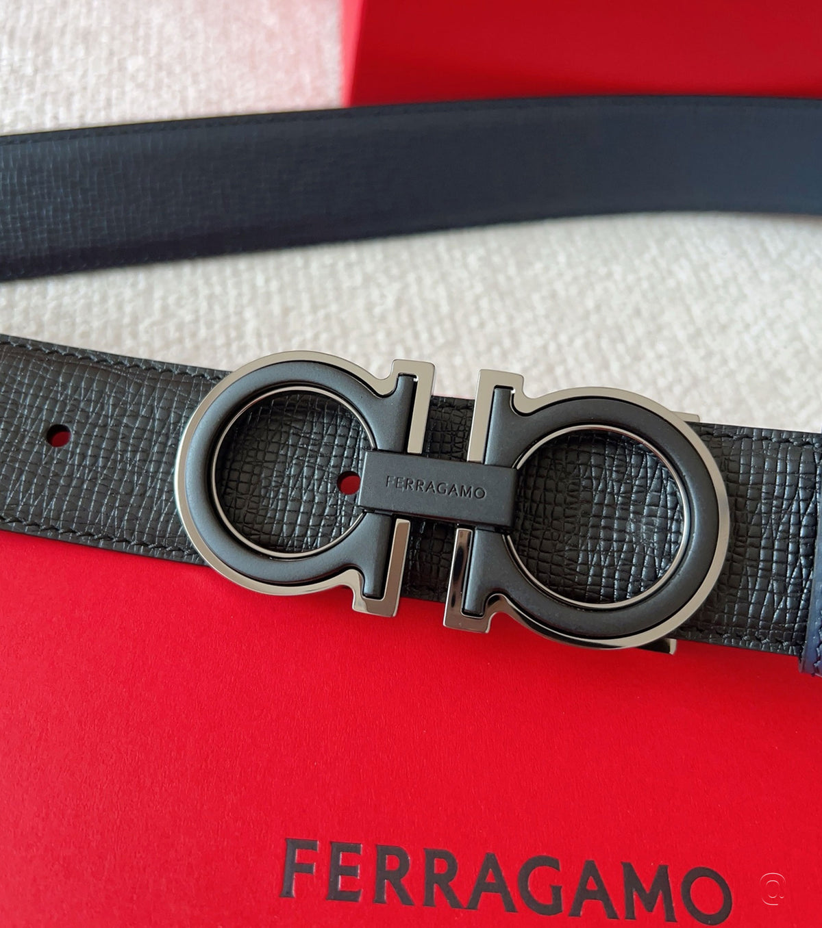 Reversible and adjustable Gancini belt