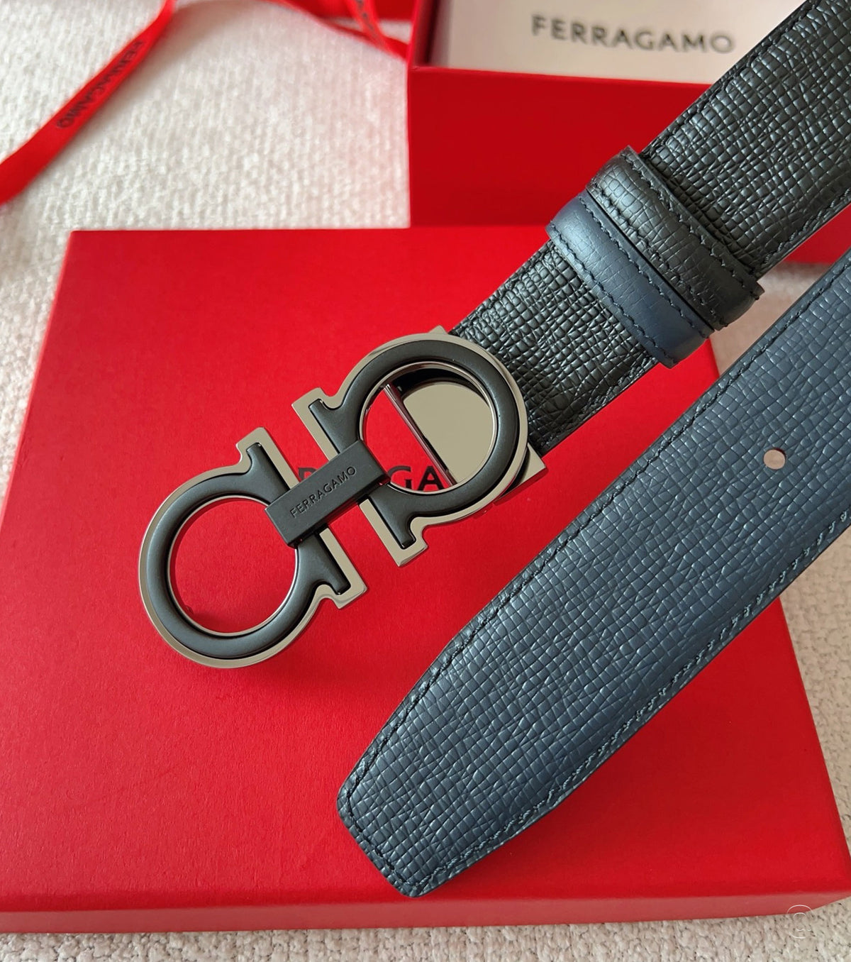 Reversible and adjustable Gancini belt