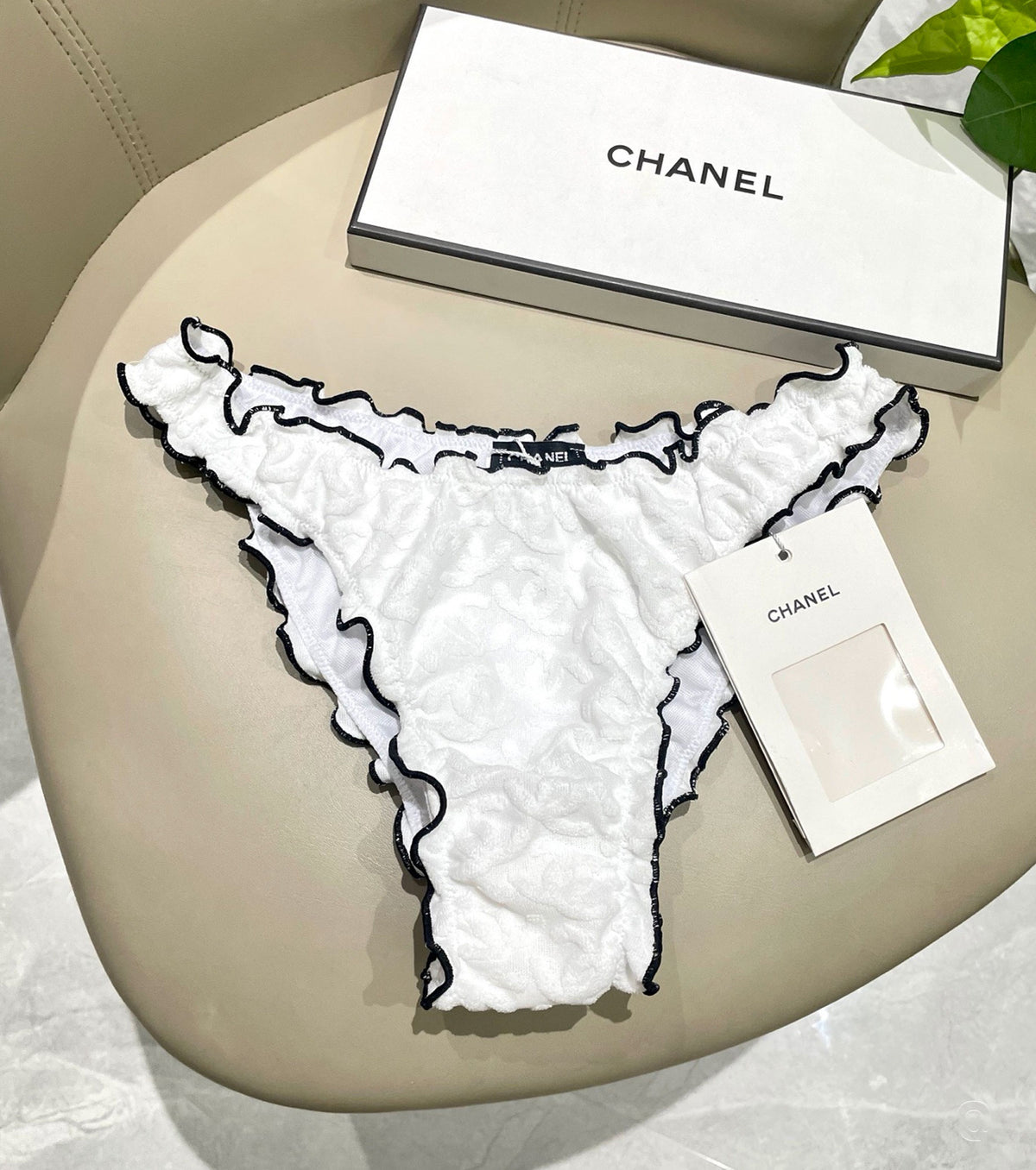 Бански от две части