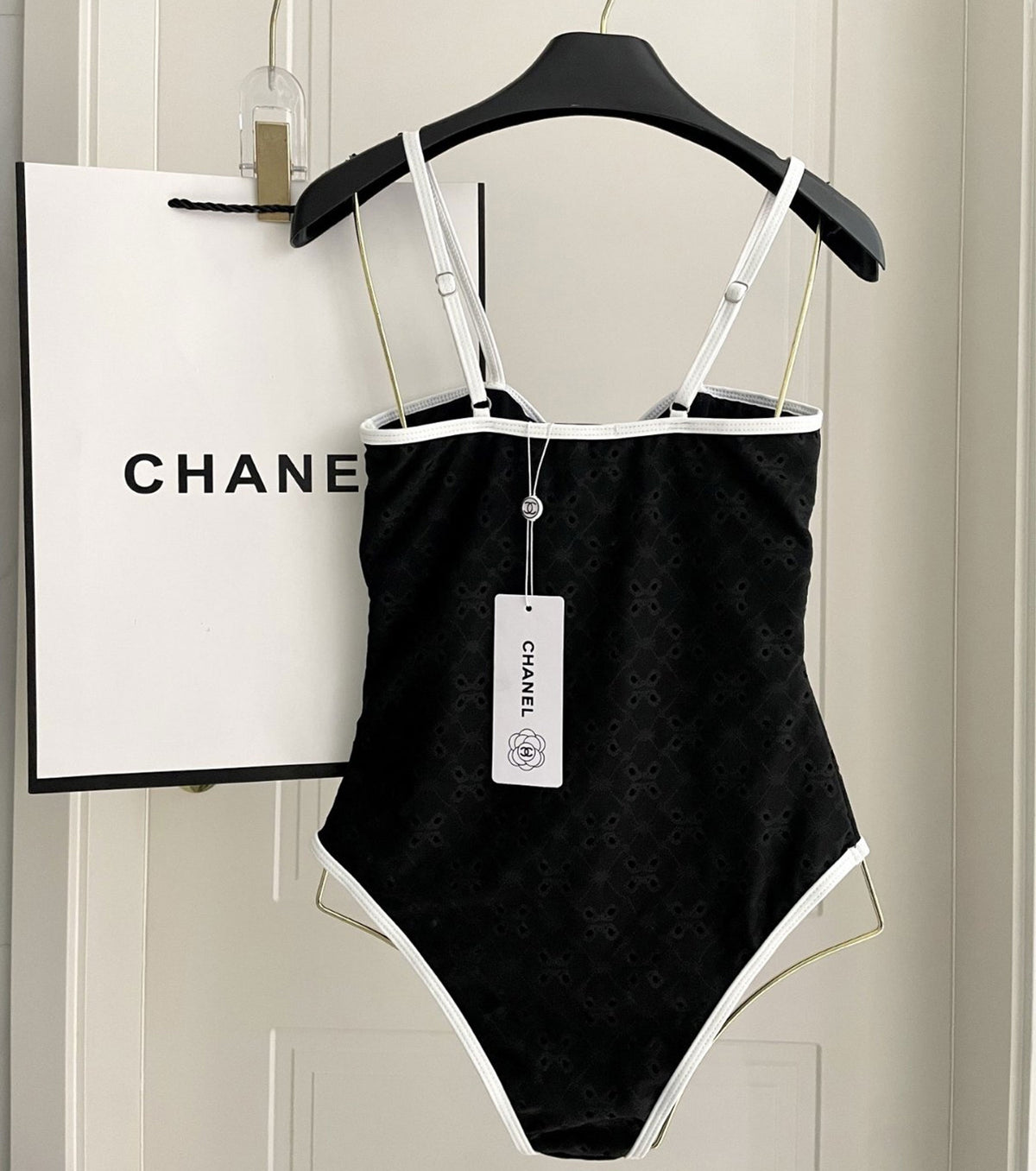 БАНСКИ КОСТЮМ