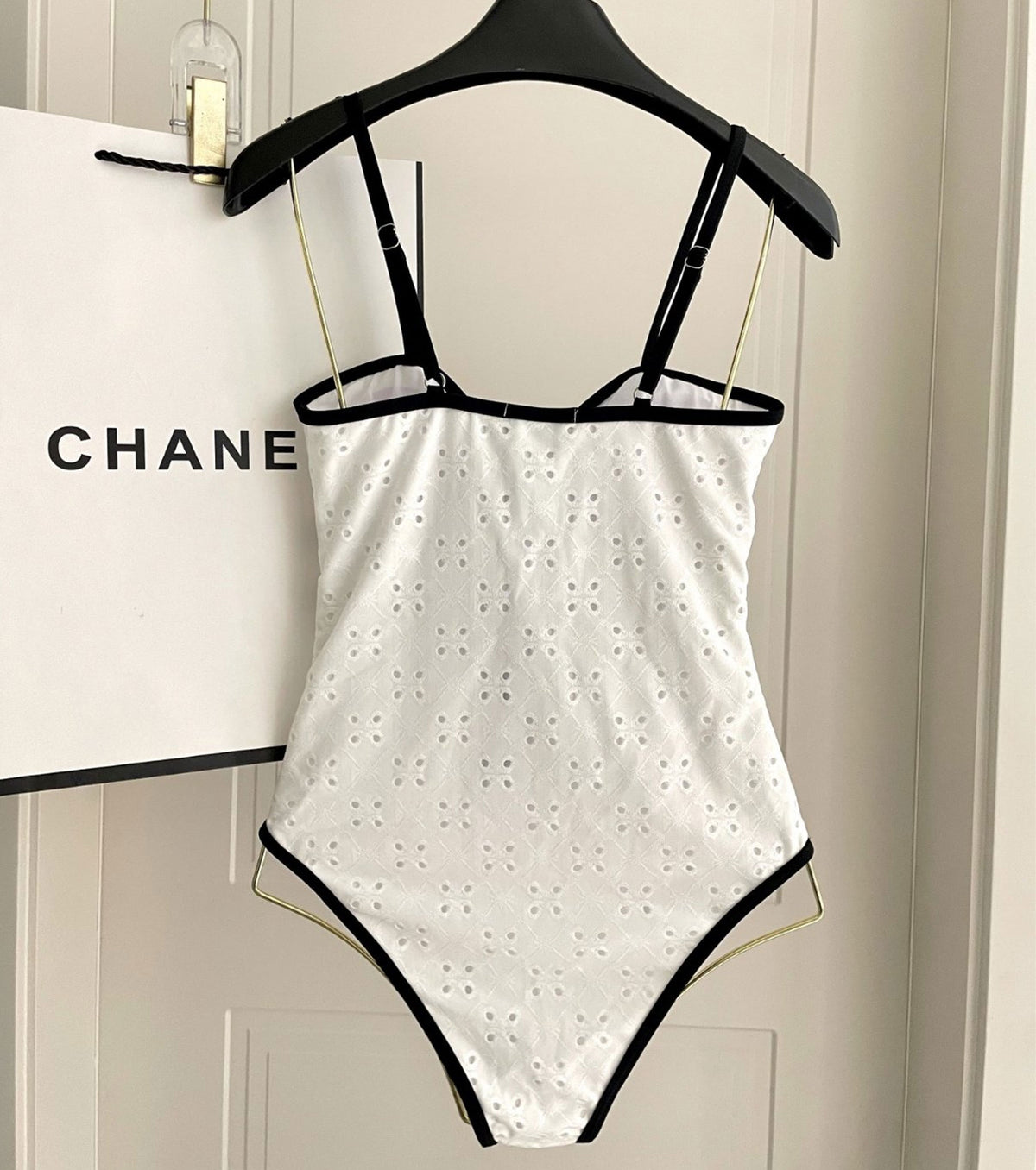 БАНСКИ КОСТЮМ